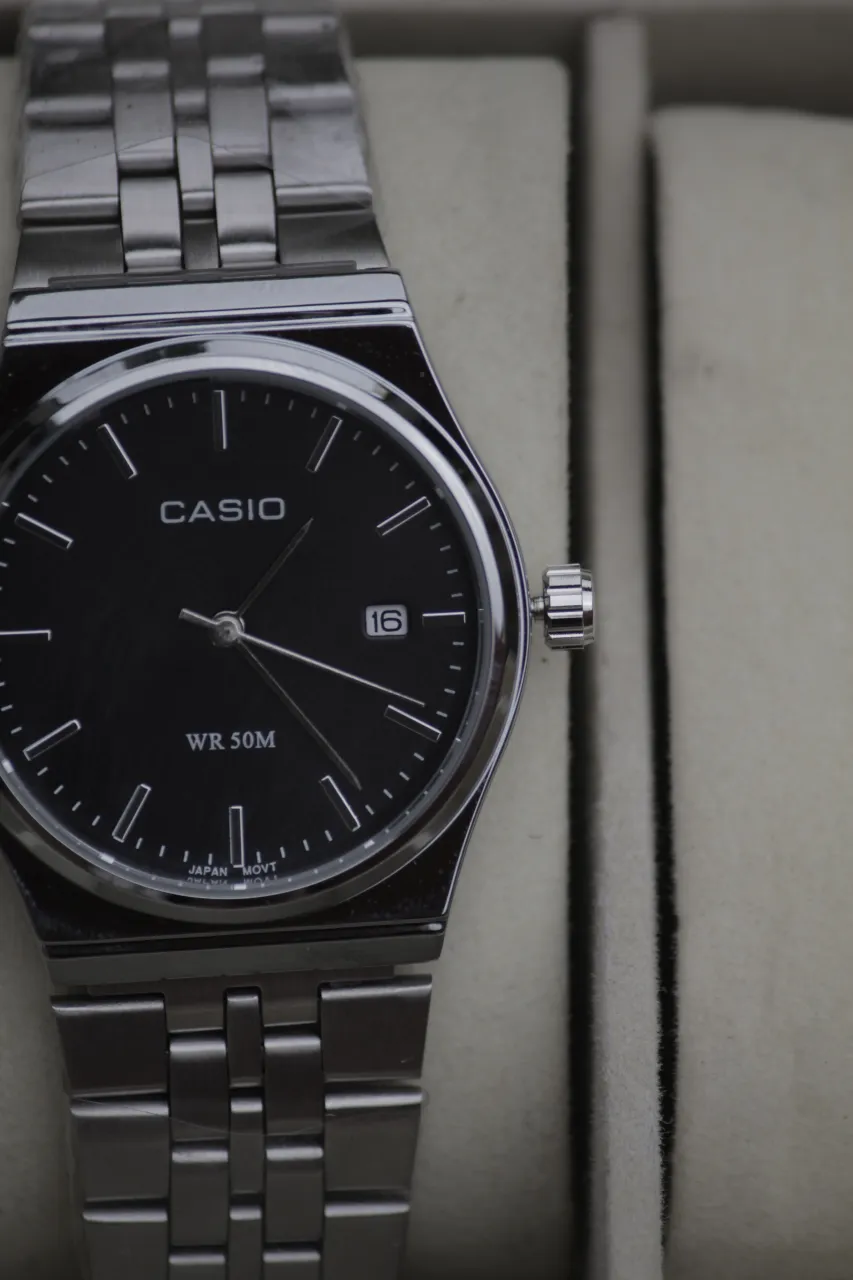 Reloj A ≠ - Vista 4