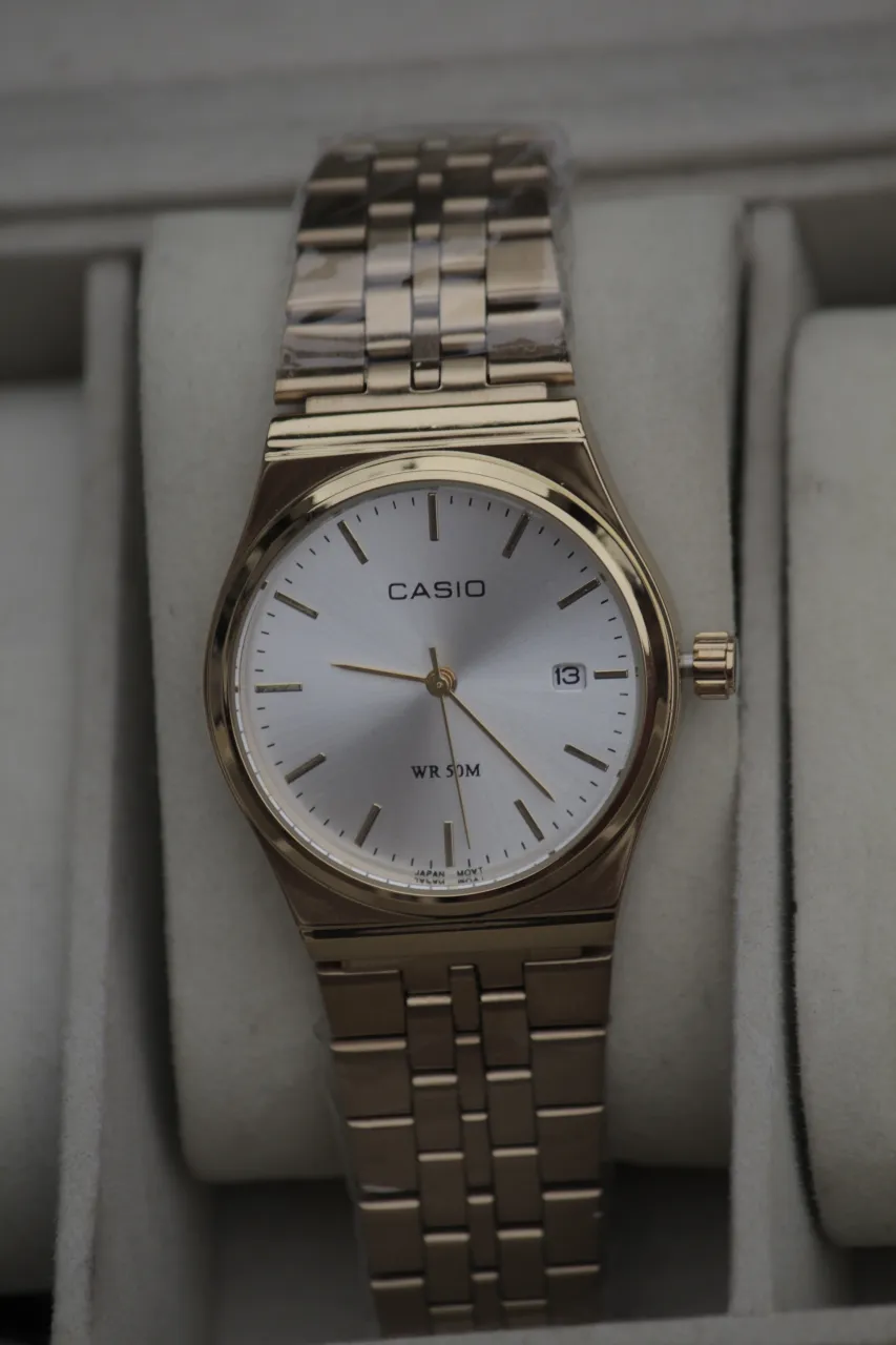 Reloj A ≠ - Vista 2