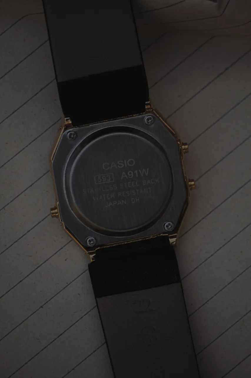 Reloj A ≠ - Vista 5