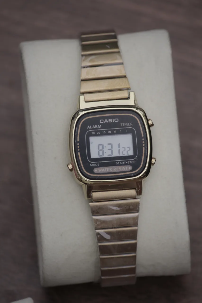 Reloj A ≠ - Vista 5