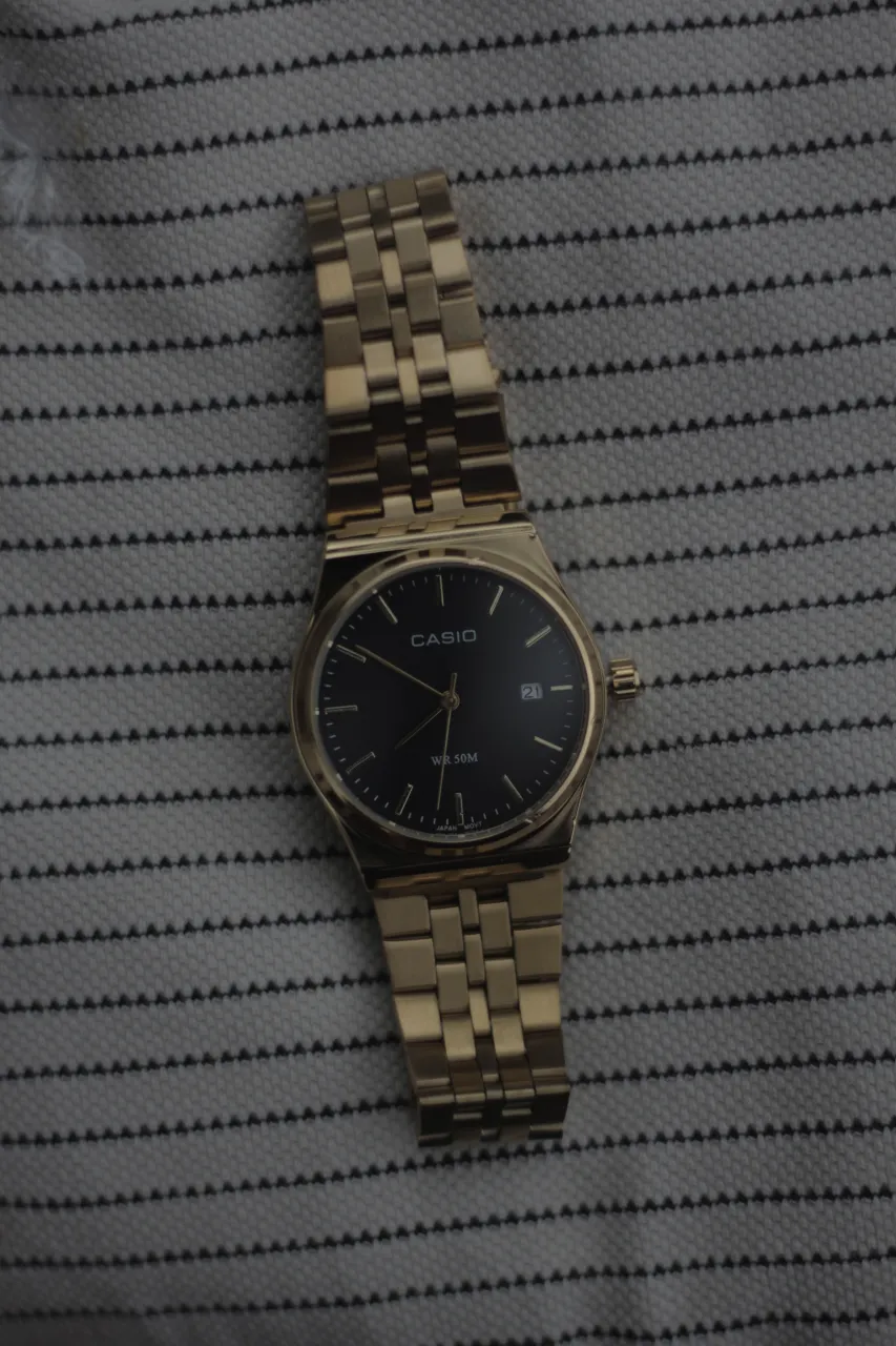 Reloj A ≠ - Vista 3