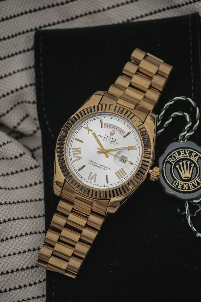 Reloj A ≠ - imagen 1