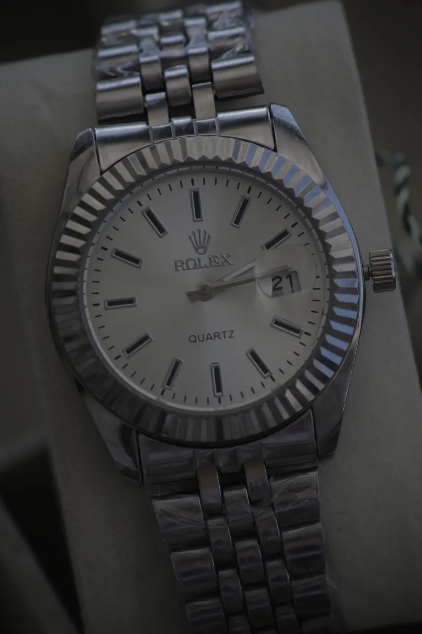 Reloj A ≠ - Vista 4