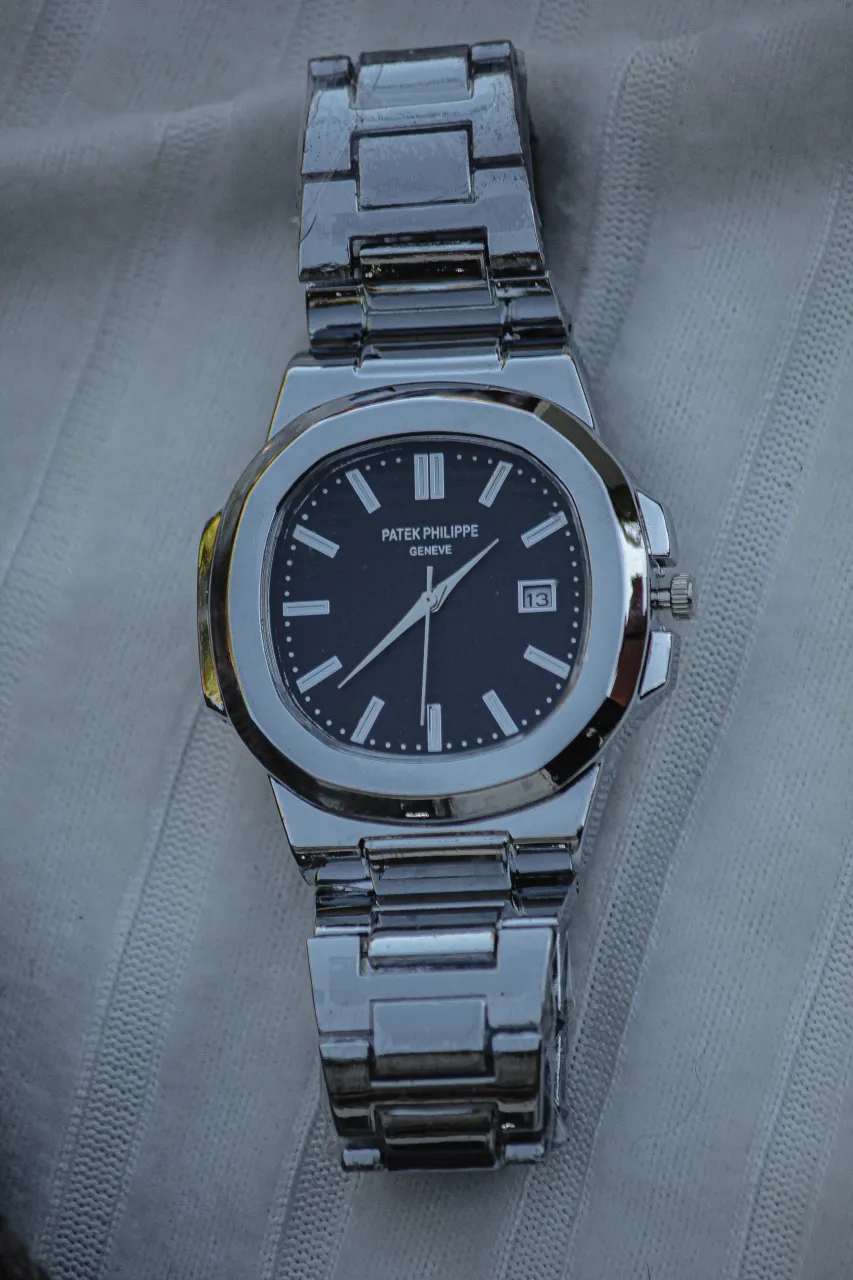 Reloj A ≠ - imagen 6