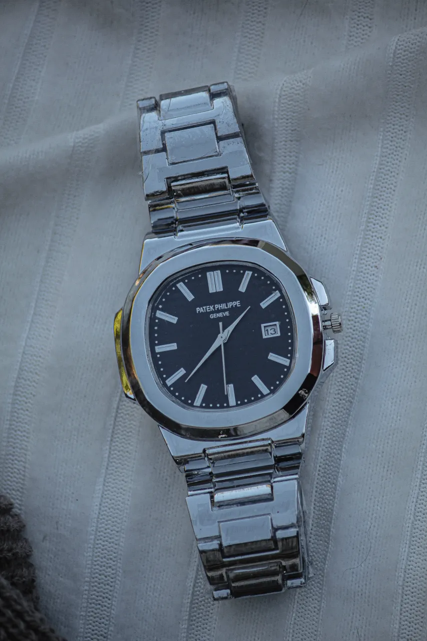 Reloj A ≠ - imagen 8