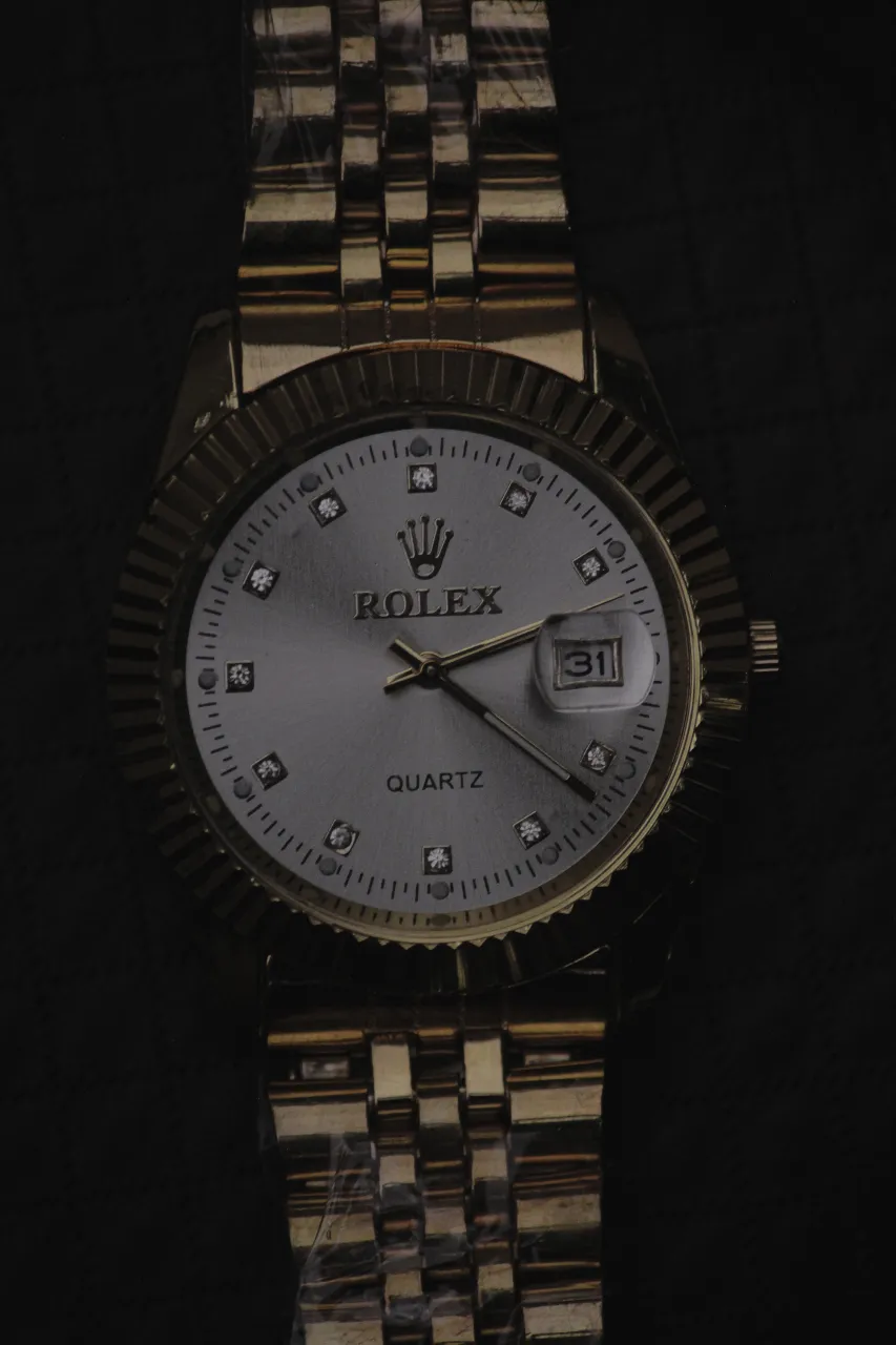 Reloj A ≠ - Vista 3