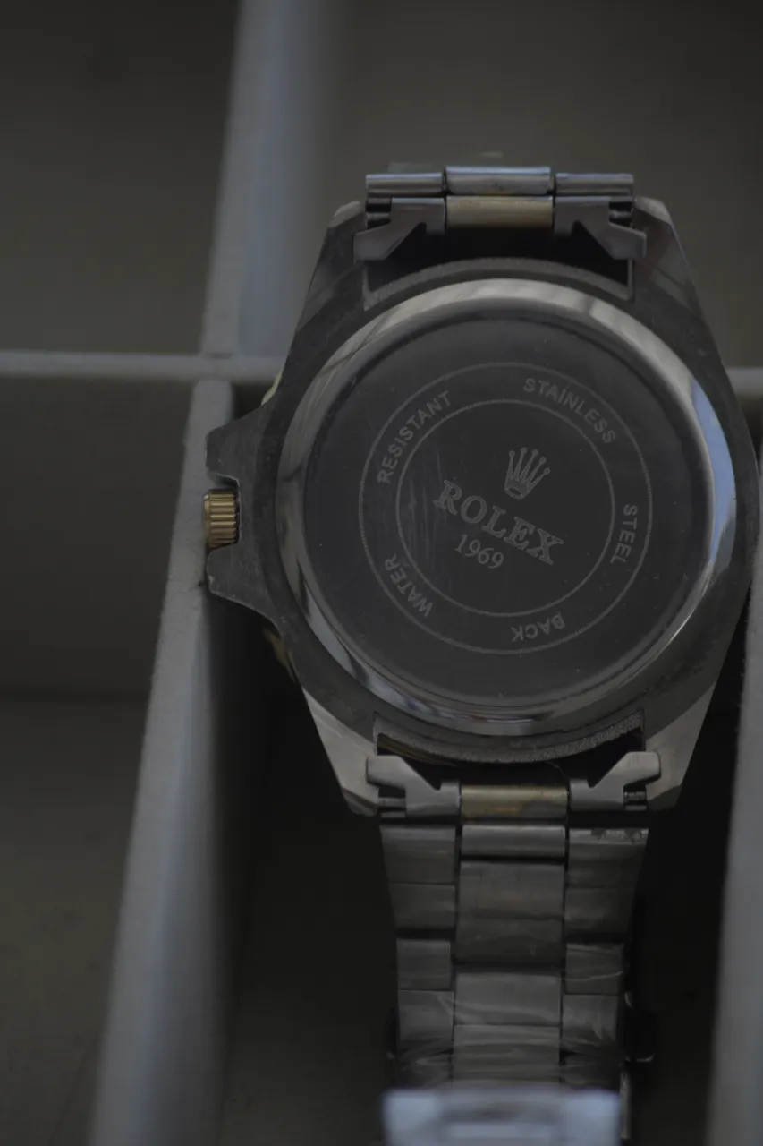 Reloj A ≠ - Vista 10