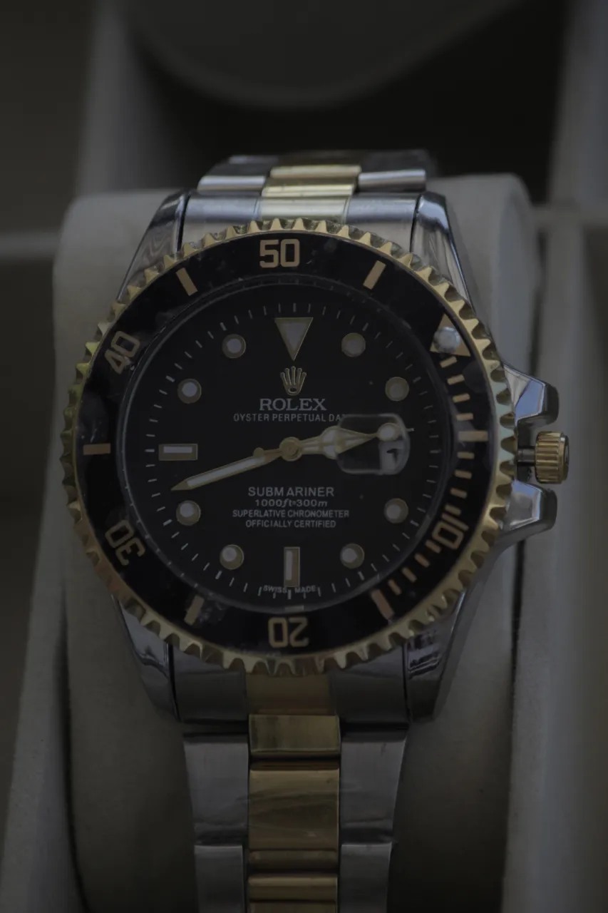 Reloj A ≠ - Vista 3