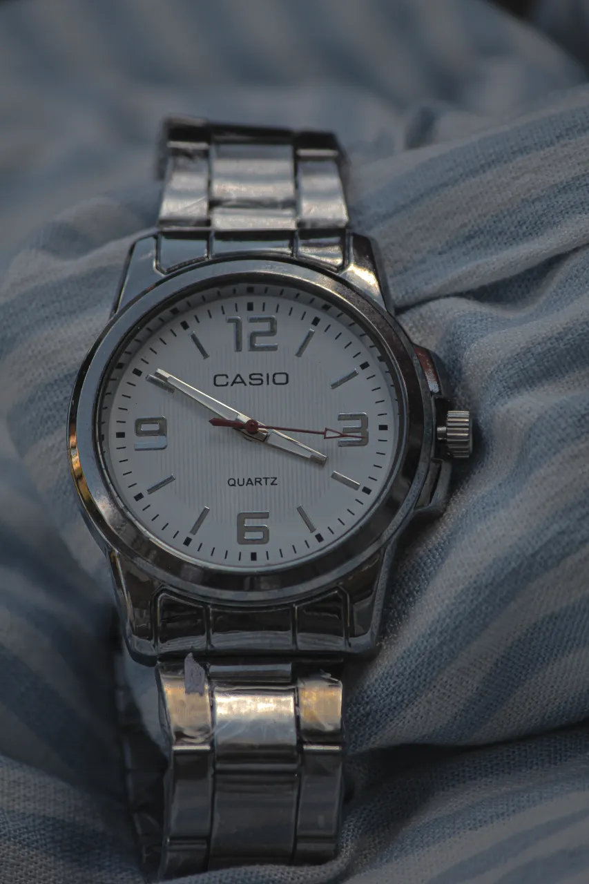 Reloj A ≠ - Vista 5