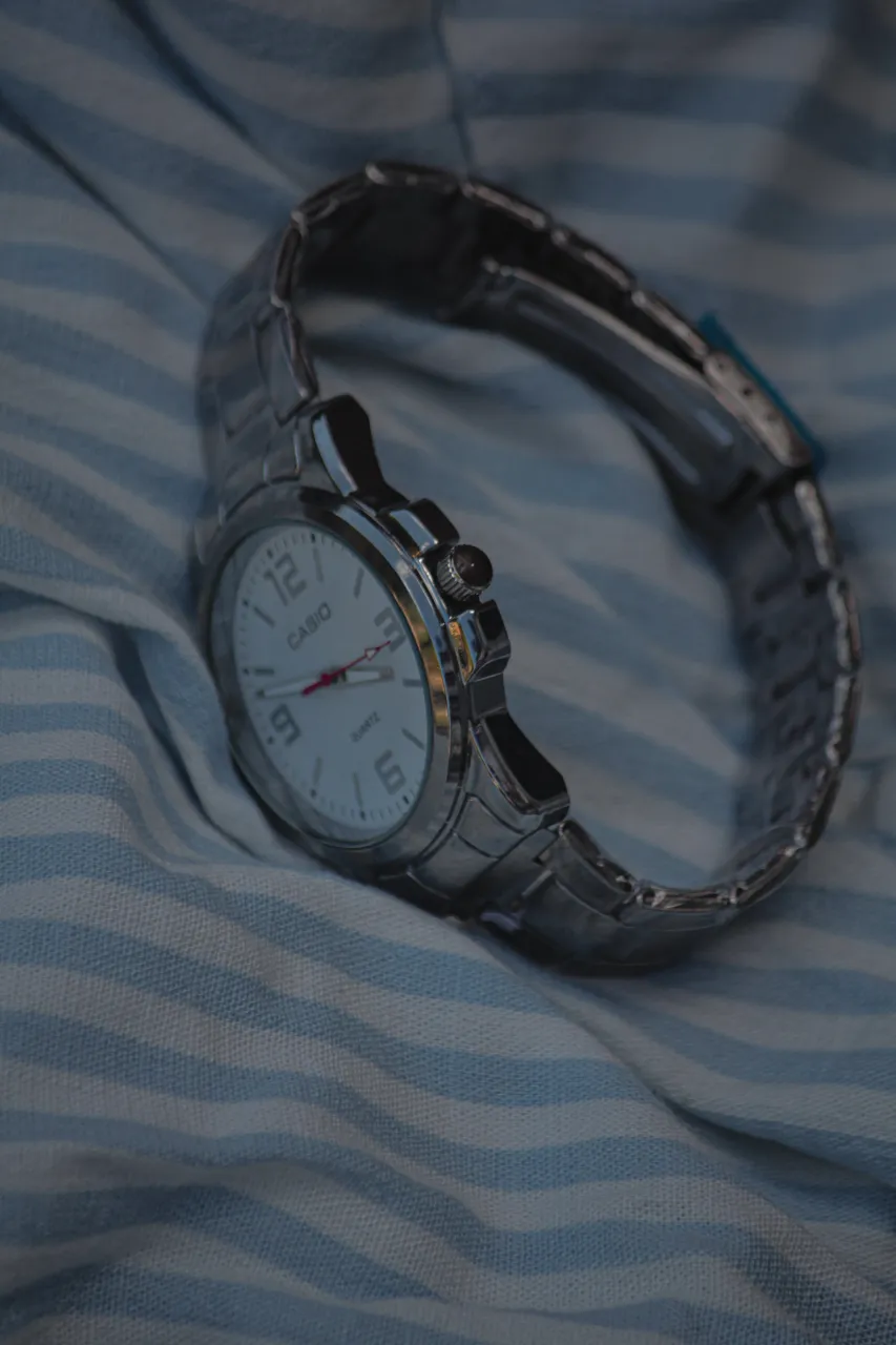 Reloj A ≠ - Vista 2