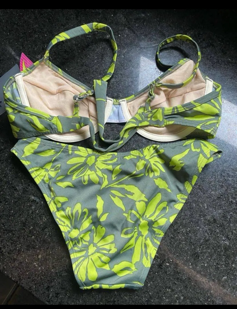 Bikini Cautiva - imagen 3