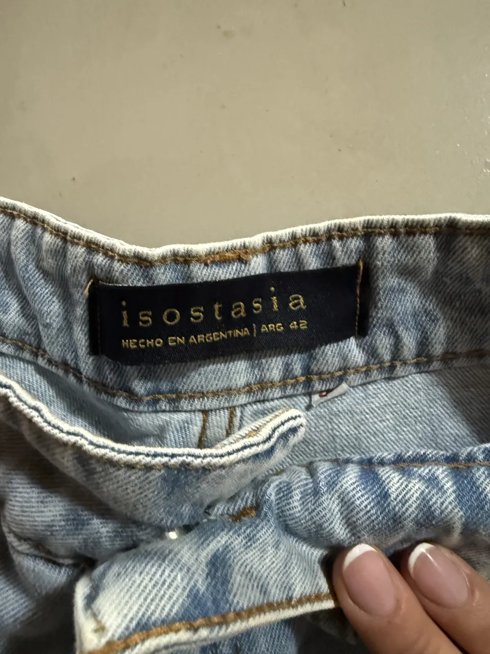 Short Isostasia - imagen 3