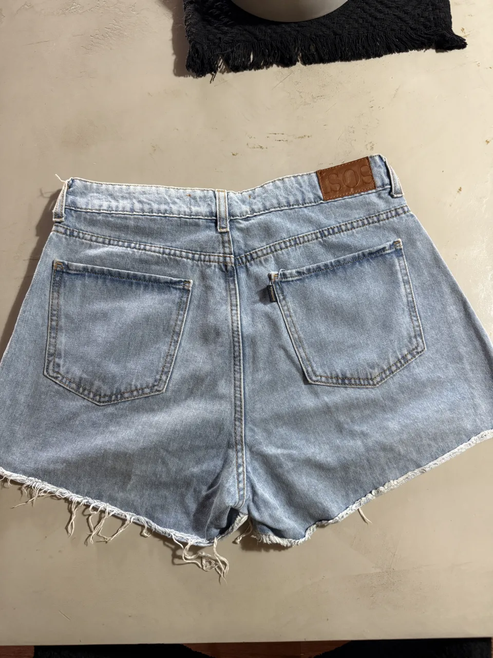 Short Isostasia - imagen 2