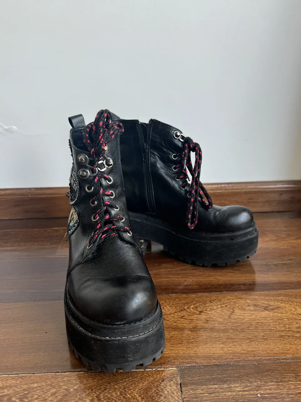Borcegos Sarkany - imagen 2