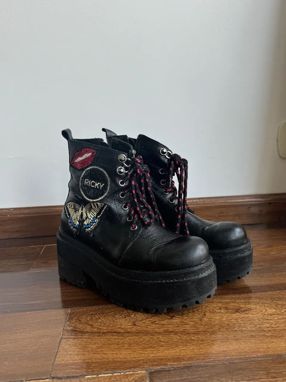 Borcegos Sarkany - imagen 1