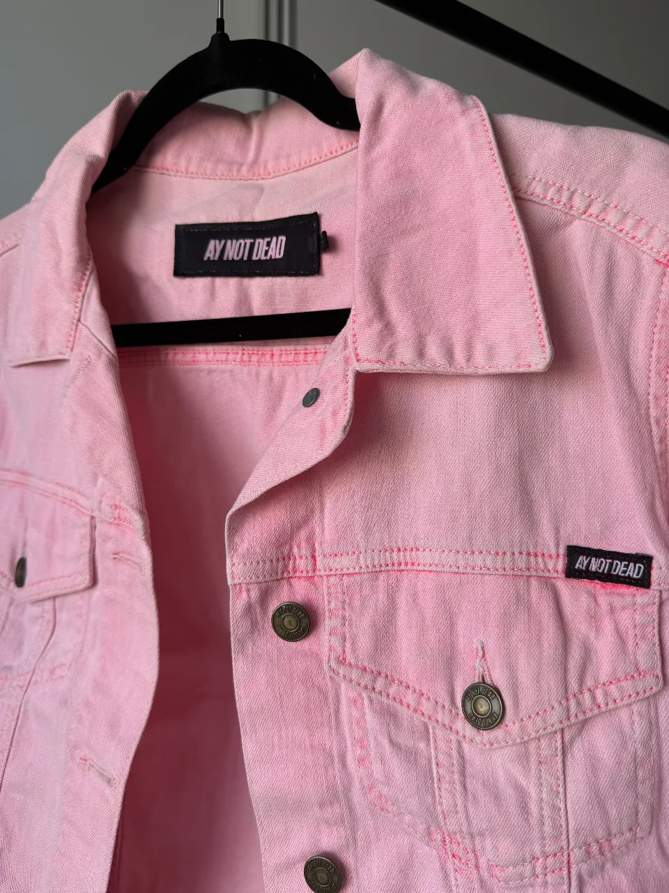 Campera Ay Not Dead - imagen 5