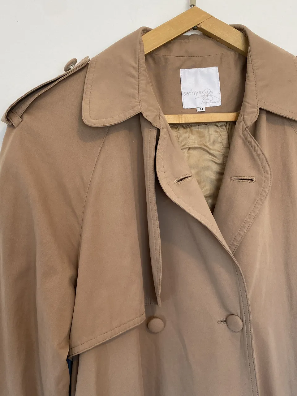 Trench Sathya - imagen 3