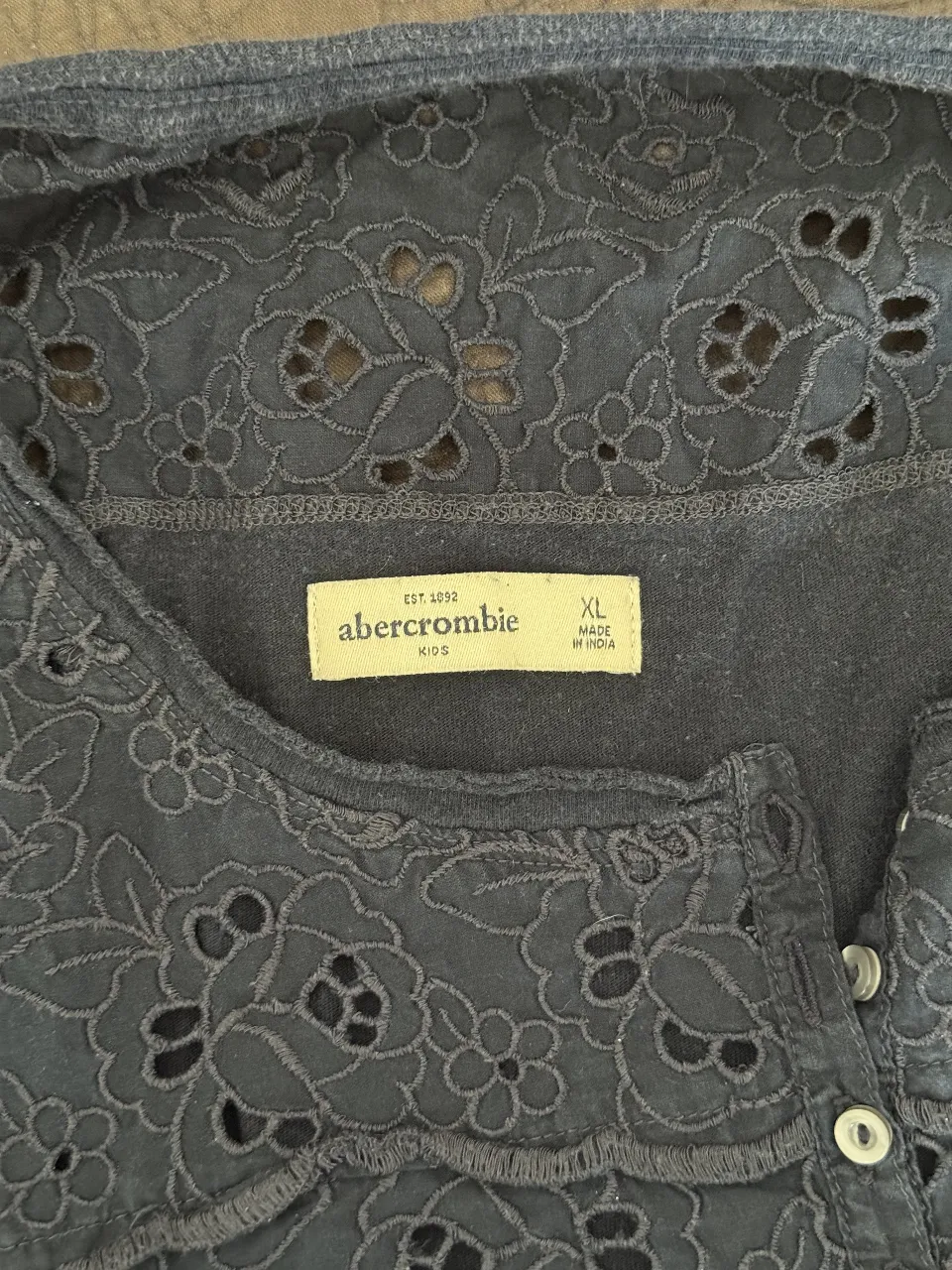 Remera Abercrombie & Fitch - Vista 3