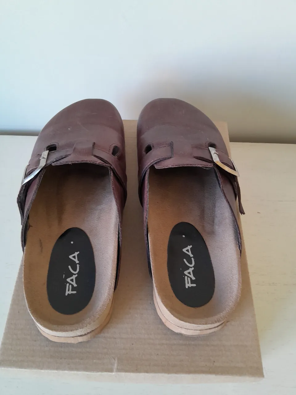 Zuecos Sin marca. - imagen 3